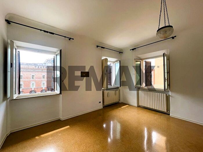 Appartamento quadrilocale in affitto in Centro Storico, Jesi