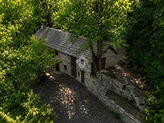 Casa con 6 locali in vendita in Via Sciupada, Berbenno Di Valtellina