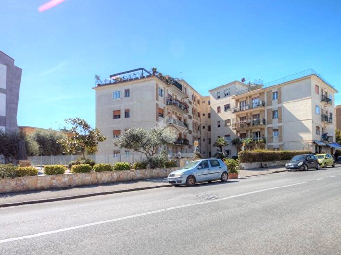 Appartamento trilocale in affitto in Via Alessandro Manzoni, Posillipo, Napoli