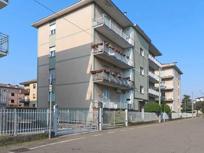 Appartamento trilocale in vendita in Via Don Milani, Nova Milanese