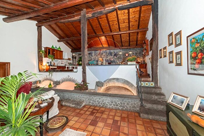 Casa con 11 locali in vendita in Sp, Belpasso