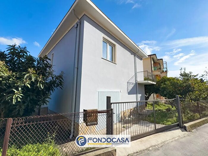 Casa con 7 locali in vendita in Via Colombera, Diano Marina