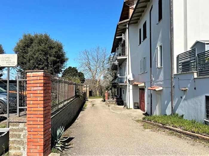 Appartamento con 5 locali in vendita in Via Donato Donati, Ischia Di Castro