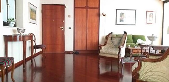 Appartamento quadrilocale in vendita in Via Elena Comneno, Trani