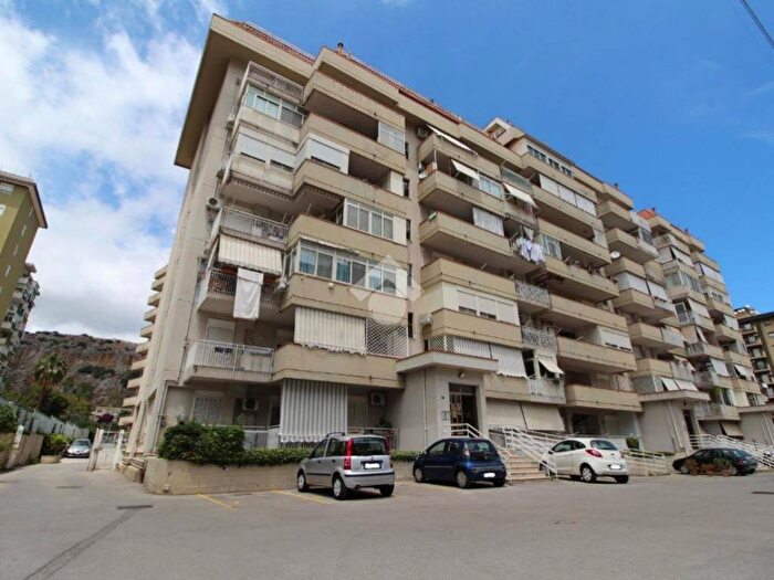 Appartamento monolocale in affitto in Via Luigi Cosenz, CEP Michelangelo Alta, Palermo