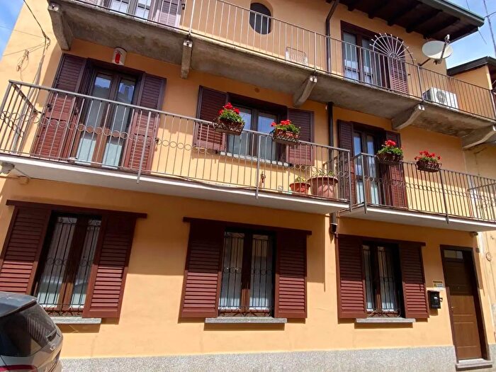 Casa con 10 locali in vendita in Gambolo
