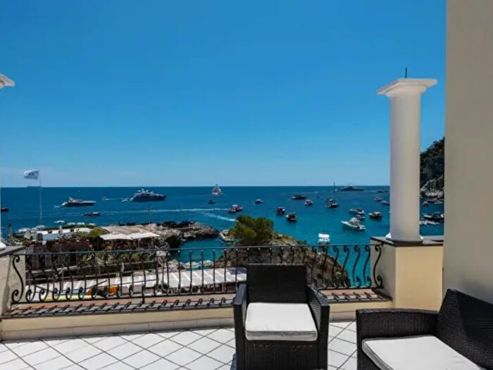 Appartamento con 5 locali in vendita in Capri