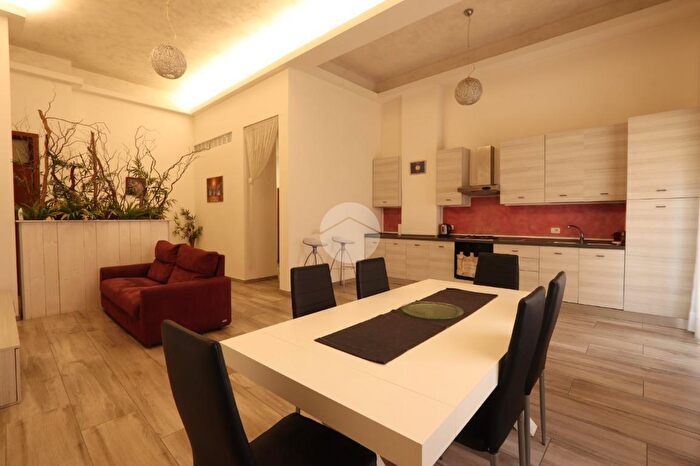 Appartamento quadrilocale in vendita in Via Monte Ausoni, Pescara