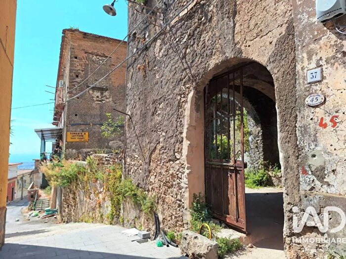 Appartamento con 8 locali in vendita in Via San Nicola del Vaglio, Lettere