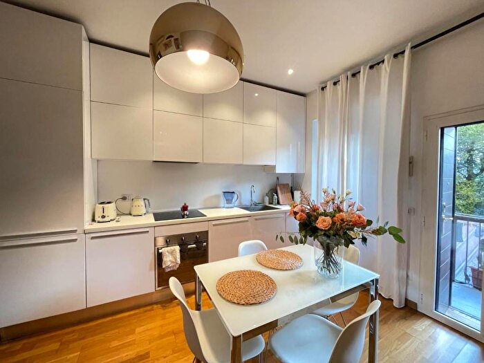 Appartamento trilocale in affitto in Via Generale Thaon di Revel, Zara, Milano