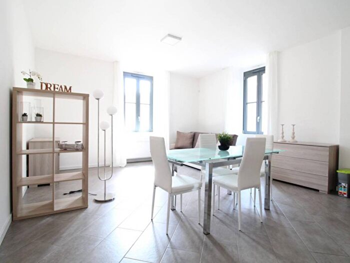 Appartamento trilocale in affitto in Via Evangelista Torricelli, Ascanio Sforza, Milano
