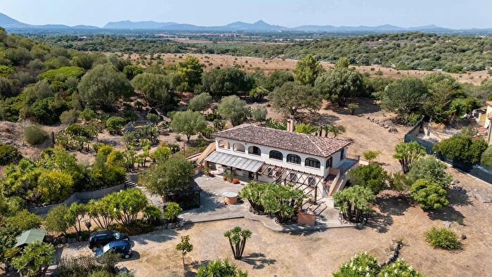 Casa con 6 locali in vendita in Ss Bis, Alghero