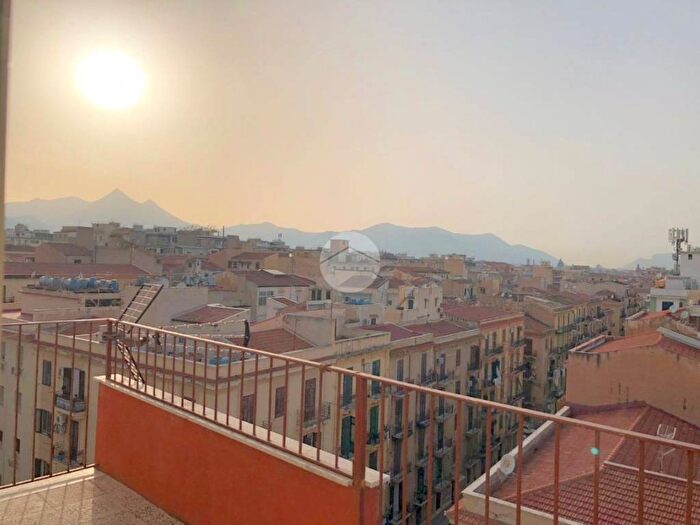 Appartamento trilocale in affitto in Via Paolo Emiliani Giudici, Oreto Perez, Palermo