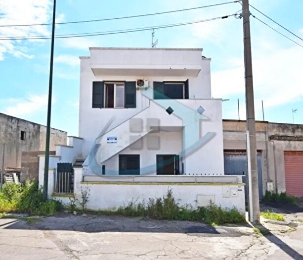 Casa quadrilocale in vendita in Castrignano Del Capo