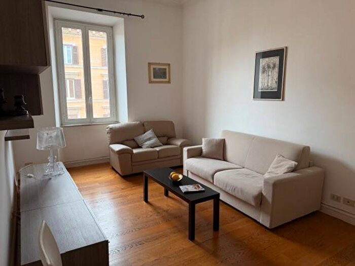 Appartamento trilocale in affitto in Via dei Gracchi, Prati, Roma