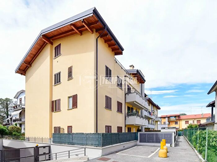 Appartamento trilocale in vendita in Via Ginevrina Fossano, Cantu'