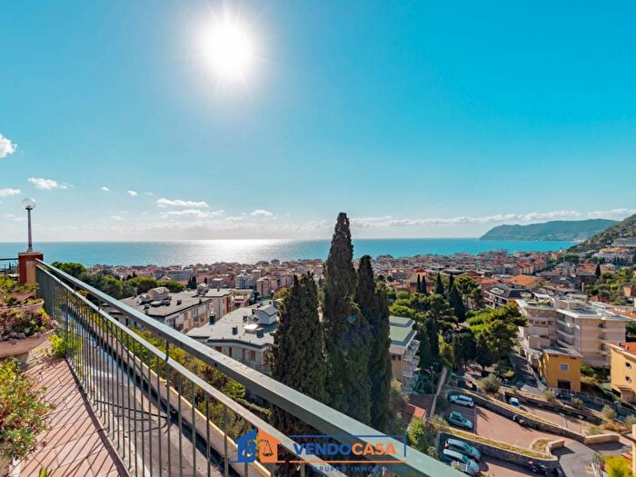 Appartamento quadrilocale in affitto in Via Adelasia, Collina Centrale Parco Fuor del Vento, Alassio