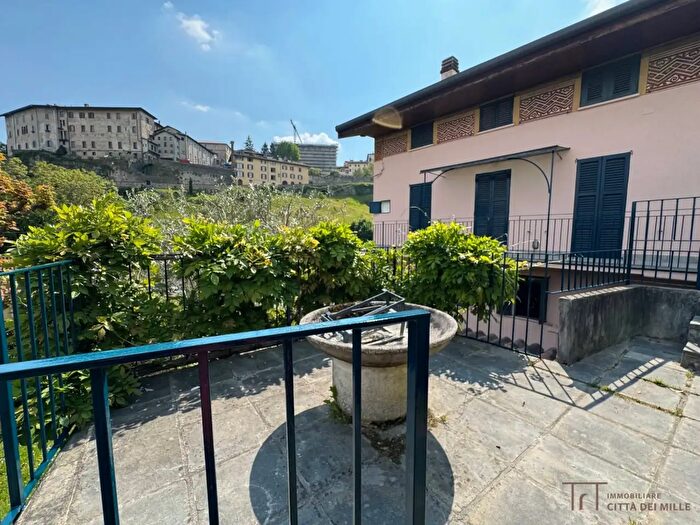 Appartamento quadrilocale in vendita in Porta San Lorenzo, Bergamo