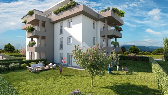 Appartamento trilocale in vendita in Via Giacomo Puccini, Torre Boldone