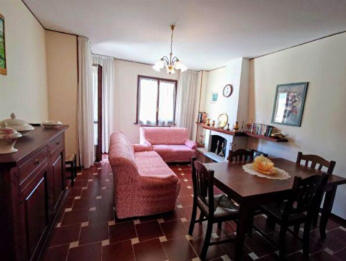 Appartamento con 6 locali in vendita in Pievepelago