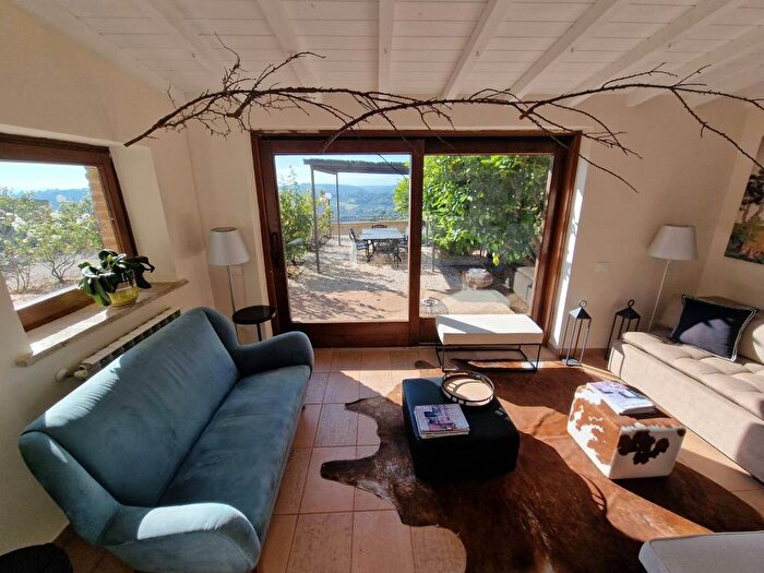 Casa con 6 locali in affitto in Via Garibaldi, Centro, Amelia