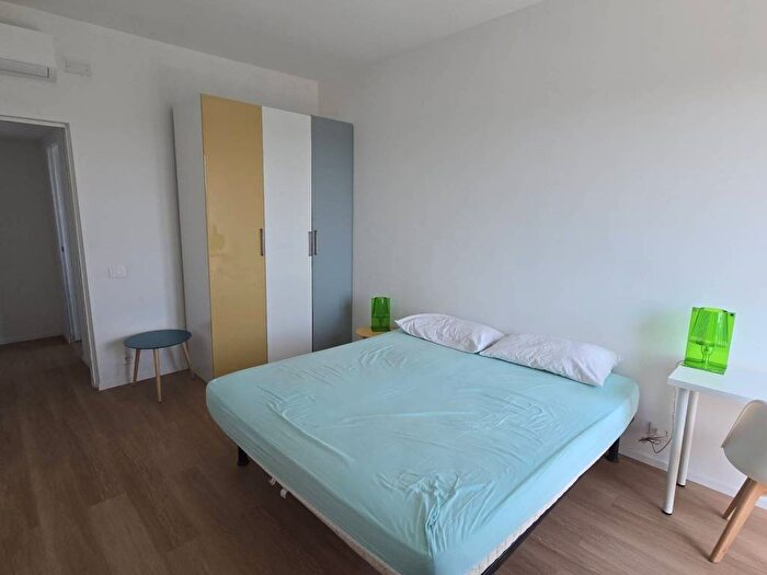 Appartamento quadrilocale in affitto in Via Alfonso Capecelatro, San Siro, Milano