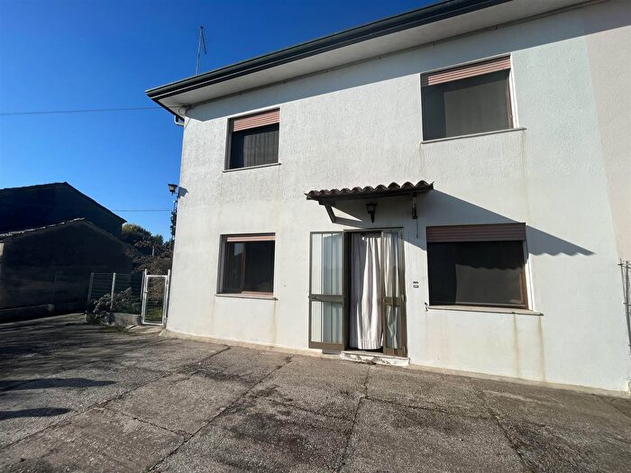 Casa con 6 locali in vendita in Via Piantazza, Cavarzere