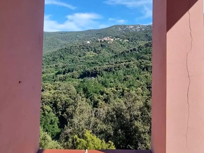 Casa con 6 locali in vendita in Marciana