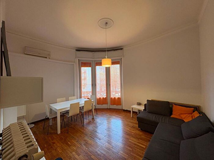 Appartamento trilocale in affitto in Via Francesco Caracciolo, Ghisolfa Mac Mahon, Milano