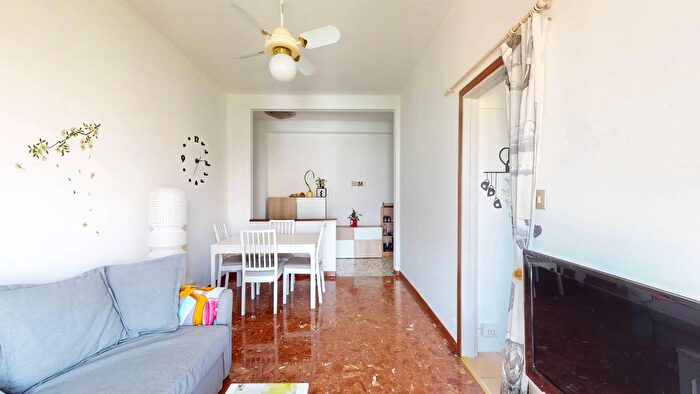 Appartamento trilocale in affitto in Viale Giovanni da Cermenate, Milano