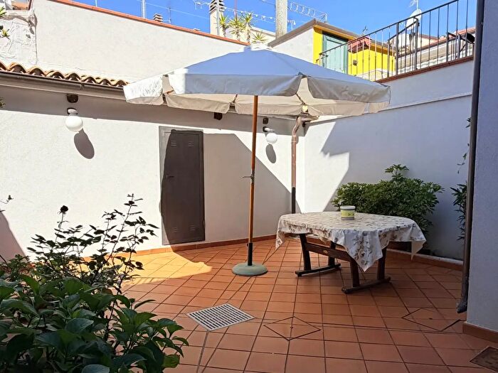 Casa con 5 locali in vendita in Via Agostini, Pesaro