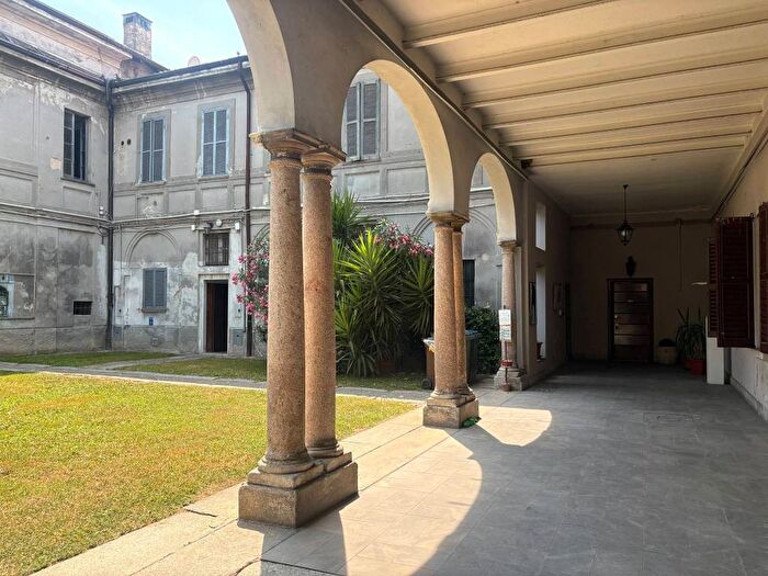 Case in Vendita e in Affitto - 2