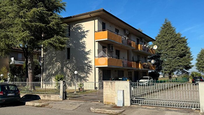 Appartamento trilocale in vendita in Via Varese, Cesena