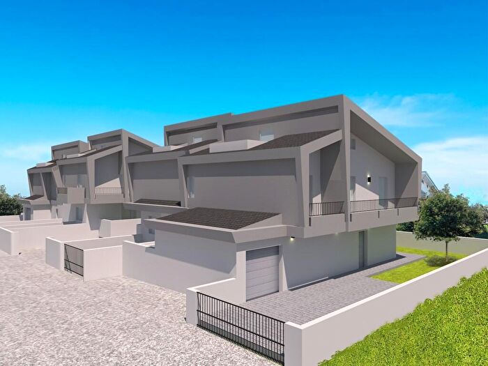 Casa con 7 locali in vendita in Vasto