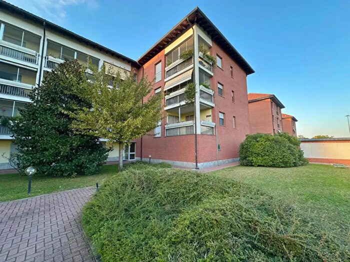 Appartamento bilocale in vendita in Via per Cascina Centenara, Lacchiarella