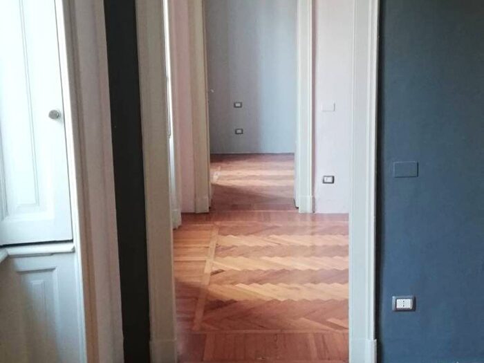 Appartamento trilocale in affitto in Via Spartaco, Montenero, Milano