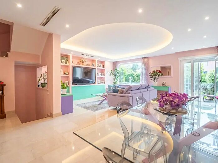 Casa con 7 locali in vendita in Villa Via Vincenzo Arangio Ruiz, Roma