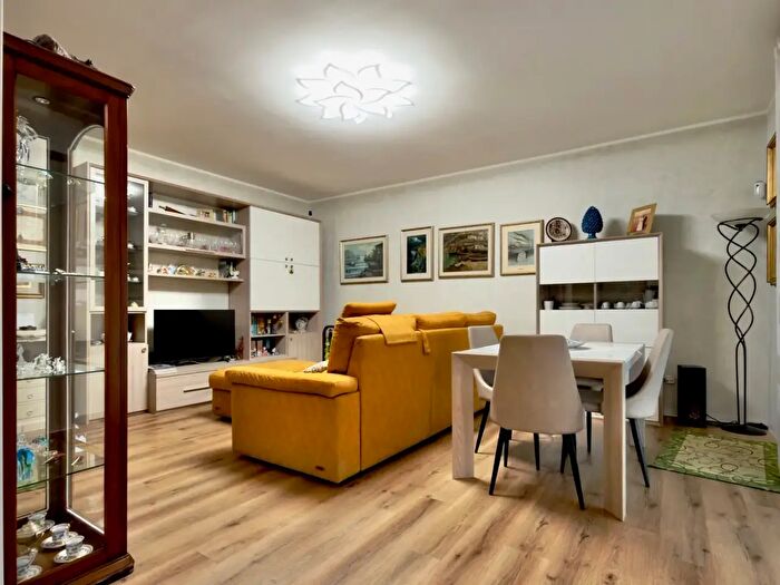 Appartamento trilocale in vendita in Via Caduti Piazza della Loggia, Rezzato