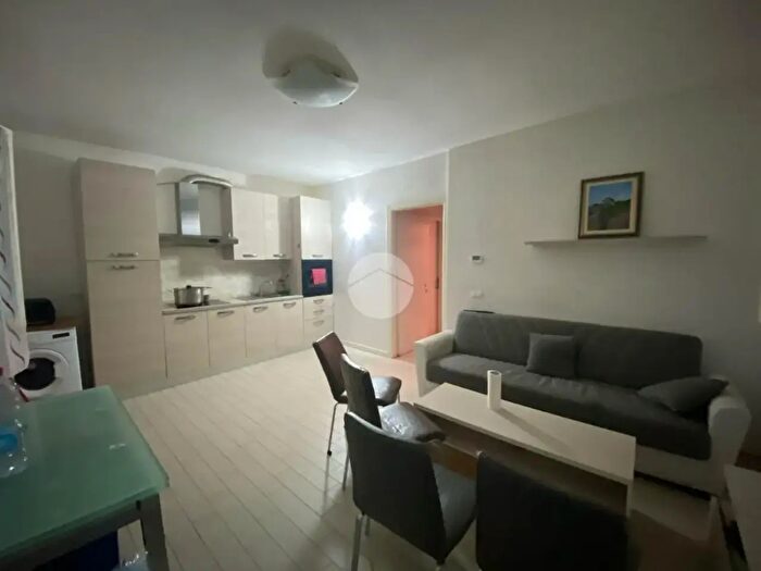 Appartamento trilocale in vendita in Via Bressanone, Mantova