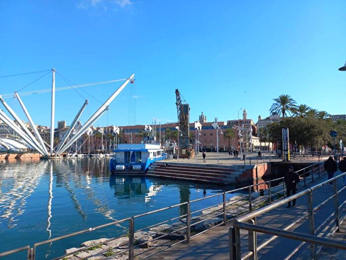Appartamento quadrilocale in affitto in Mura del Molo, Molo, Genova