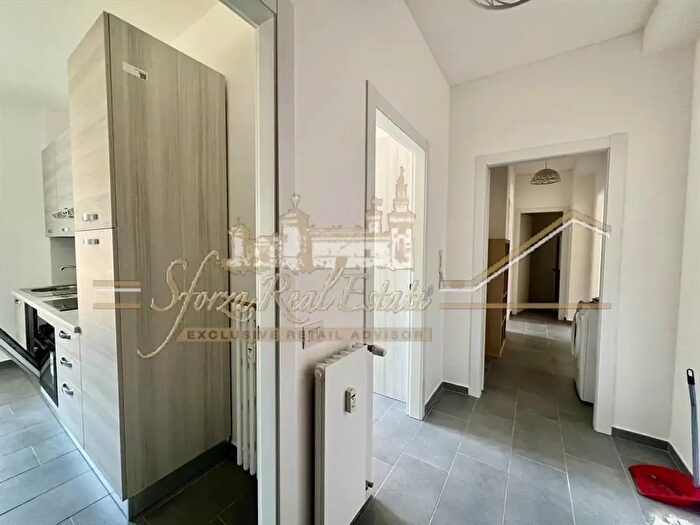 Appartamento trilocale in affitto in Via Fogazzaro, Milano
