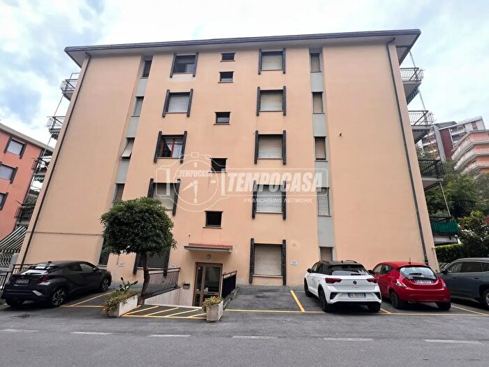 Appartamento quadrilocale in vendita in Via Trento, Celle Ligure