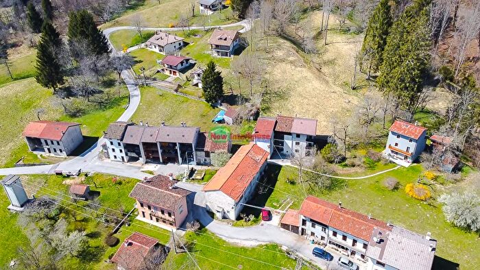 Casa con 5 locali in vendita in Via Prapiero Andreis, Andreis