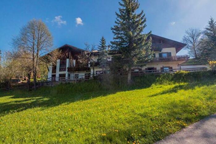 Casa con 6 locali in vendita in Via Palade, Senale San Felice