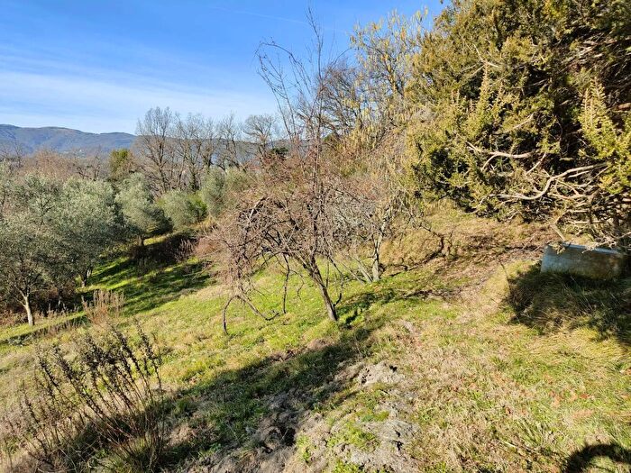 Casa con 11 locali in vendita in Genova