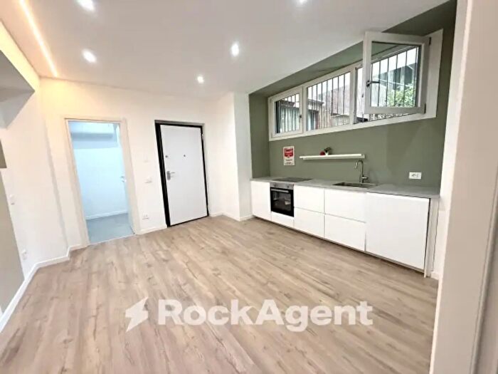Appartamento trilocale in vendita in Via Roncaglia, Milano