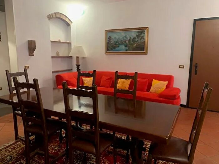 Appartamento con 8 locali in vendita in Ficarolo