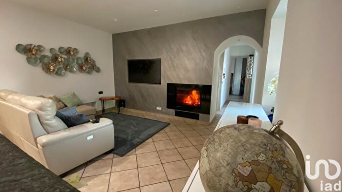 Appartamento quadrilocale in vendita in Via Via Martiri della Liberta, Vaie