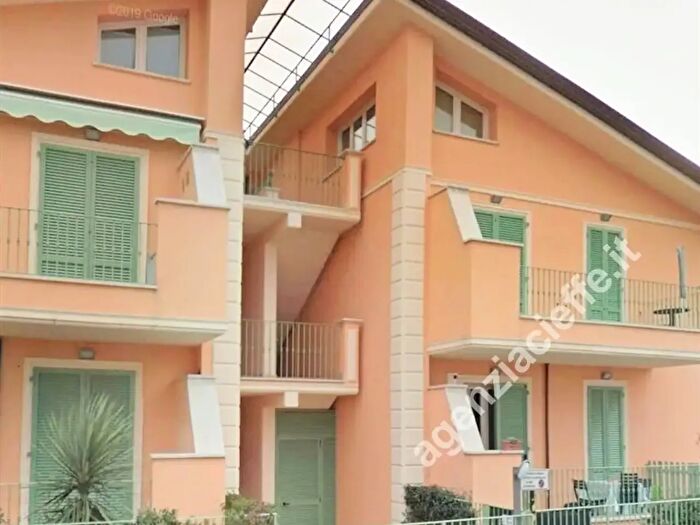 Appartamento con 5 locali in vendita in Massa