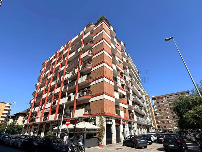Appartamento trilocale in vendita in Via Luigi Galvani, Bari